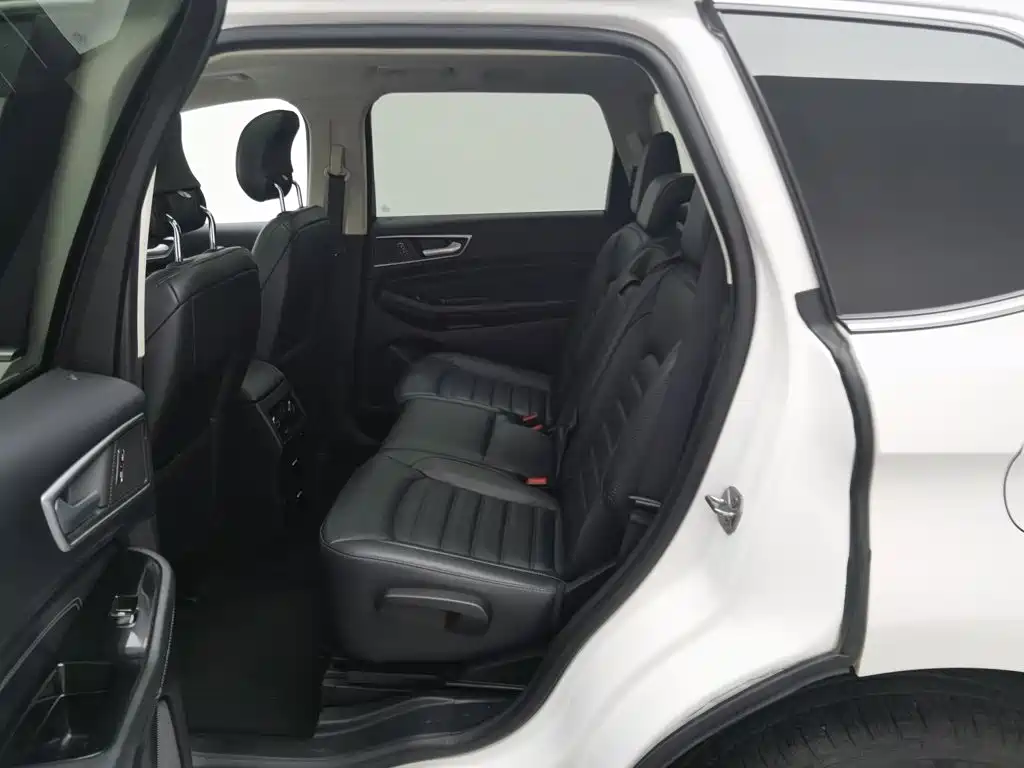 Ford Edge 2019 — фото 15