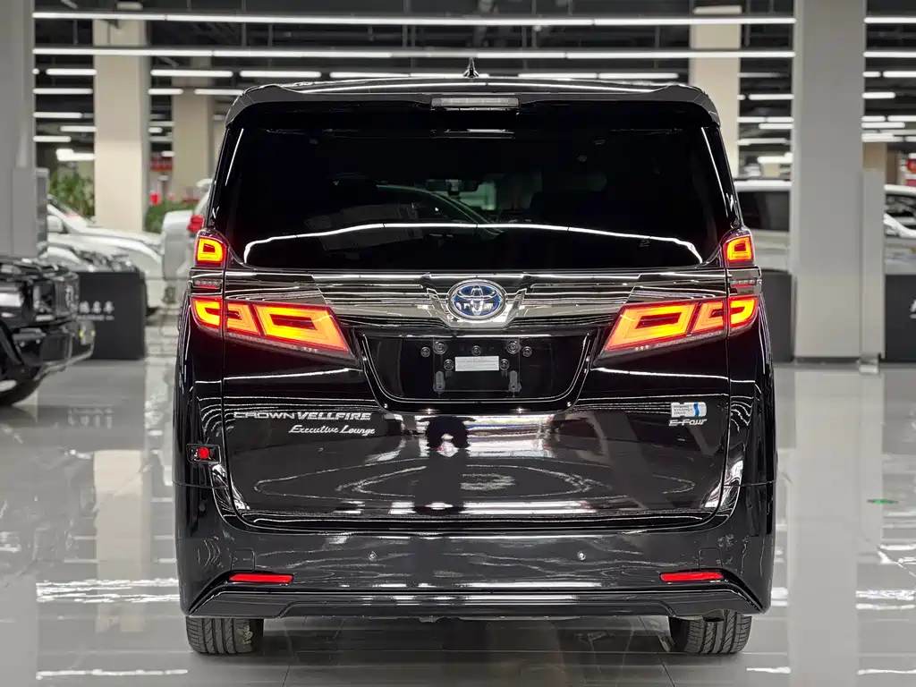 Toyota Vellfire 2022 — фото 5