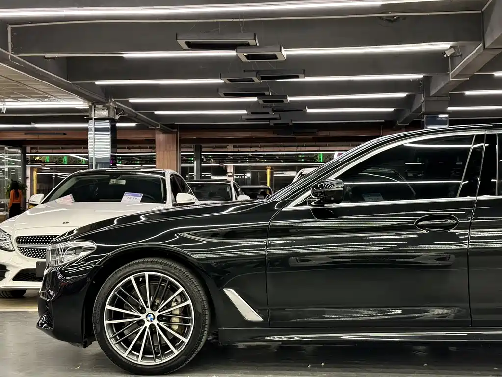 BMW 5 Series 2020
