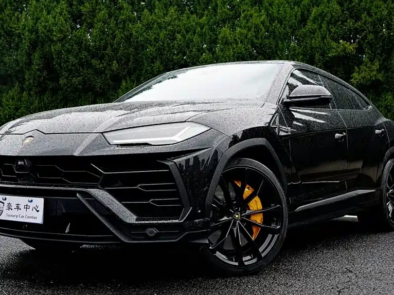 Lamborghini Urus 2024 — фото 1