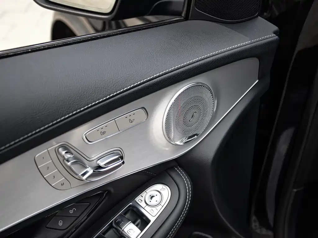 Mercedes-Benz GLC AMG 2018 — фото 28
