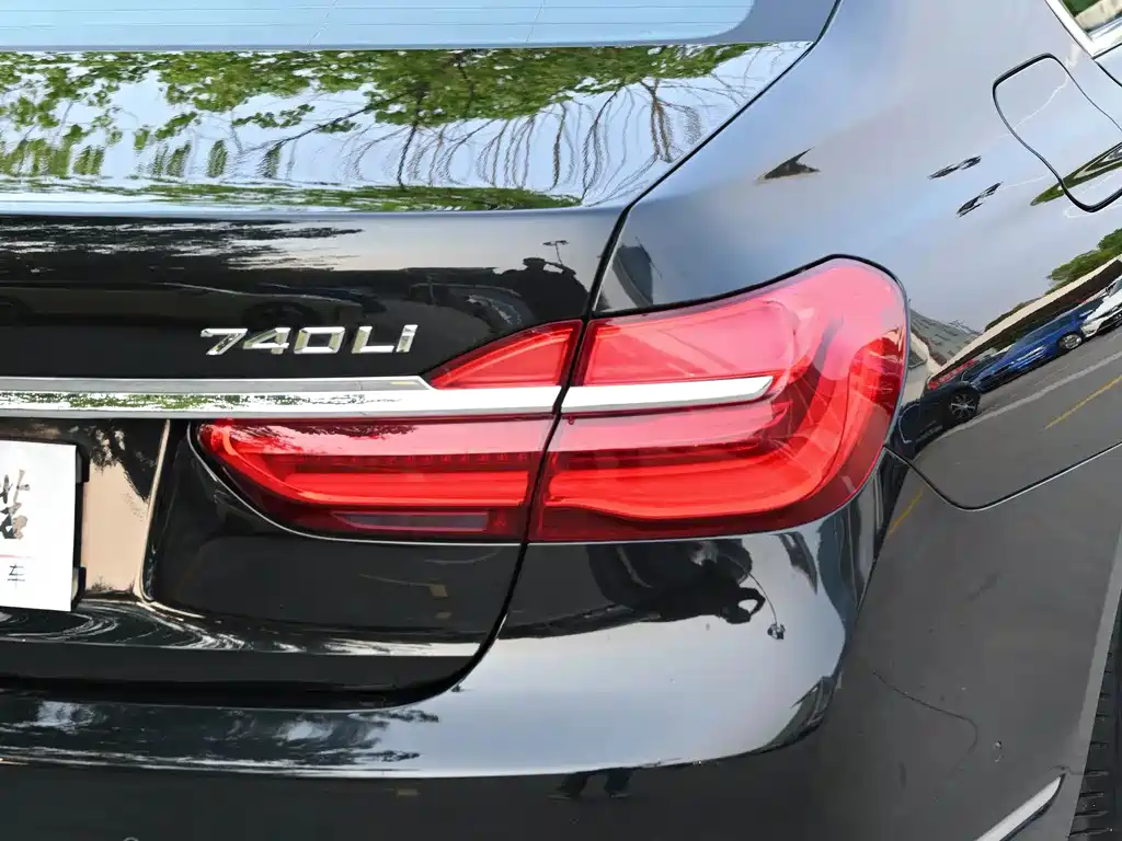 BMW 7 Series 2016 — фото 14