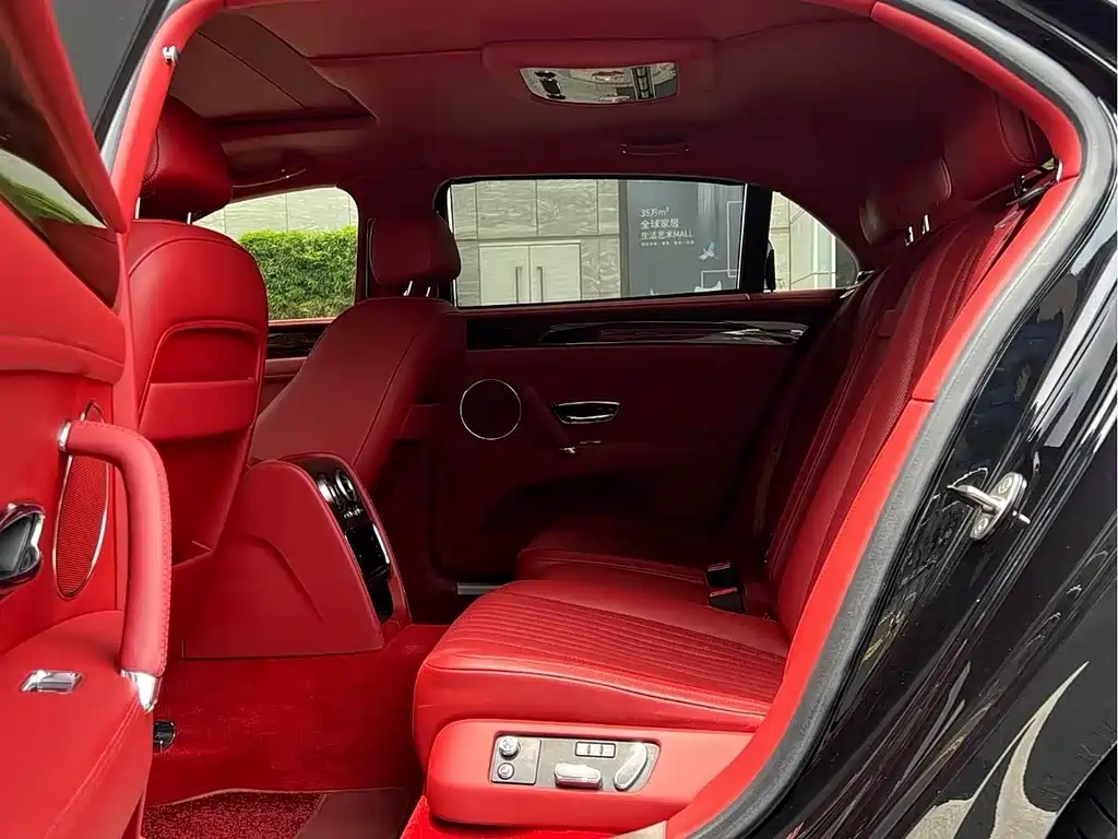Bentley Flying Spur 2018 — фото 10