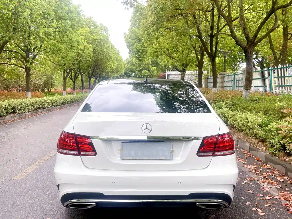 Mercedes-Benz E-Class 2015 — фото 18