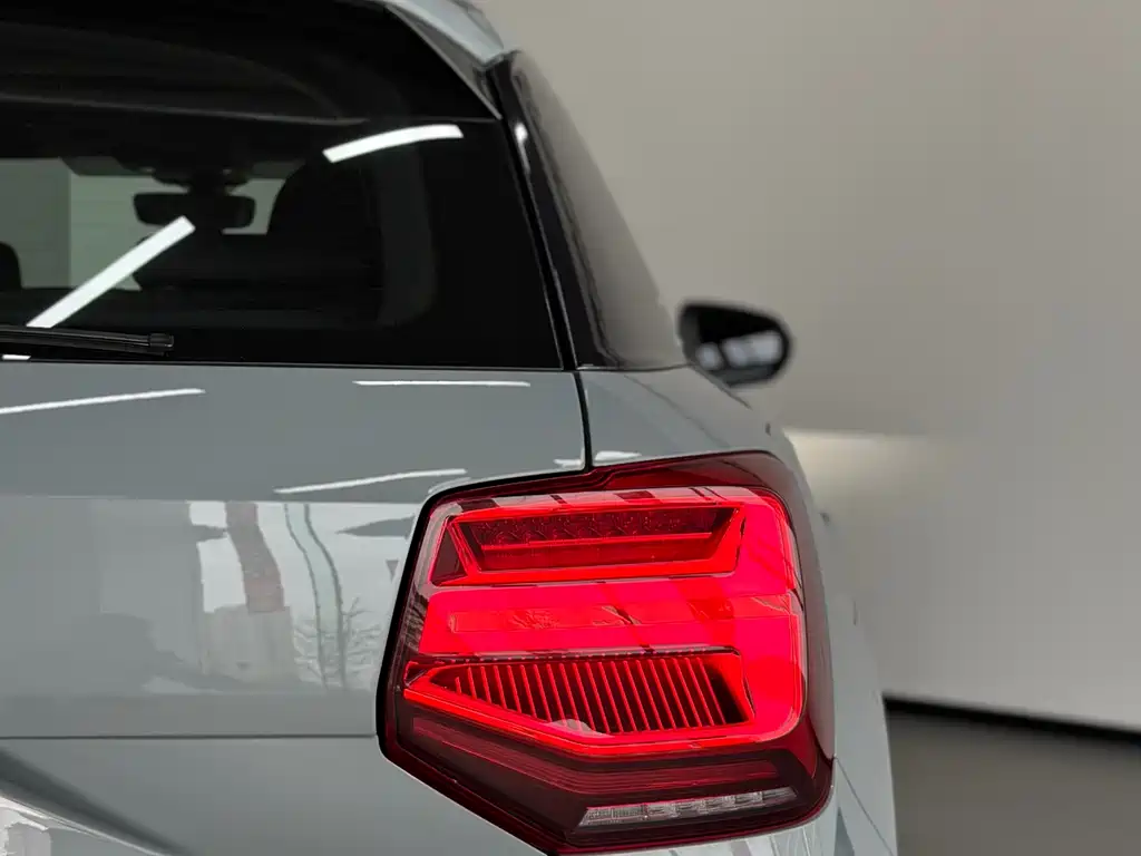 Audi Q2L 2022 — фото 23