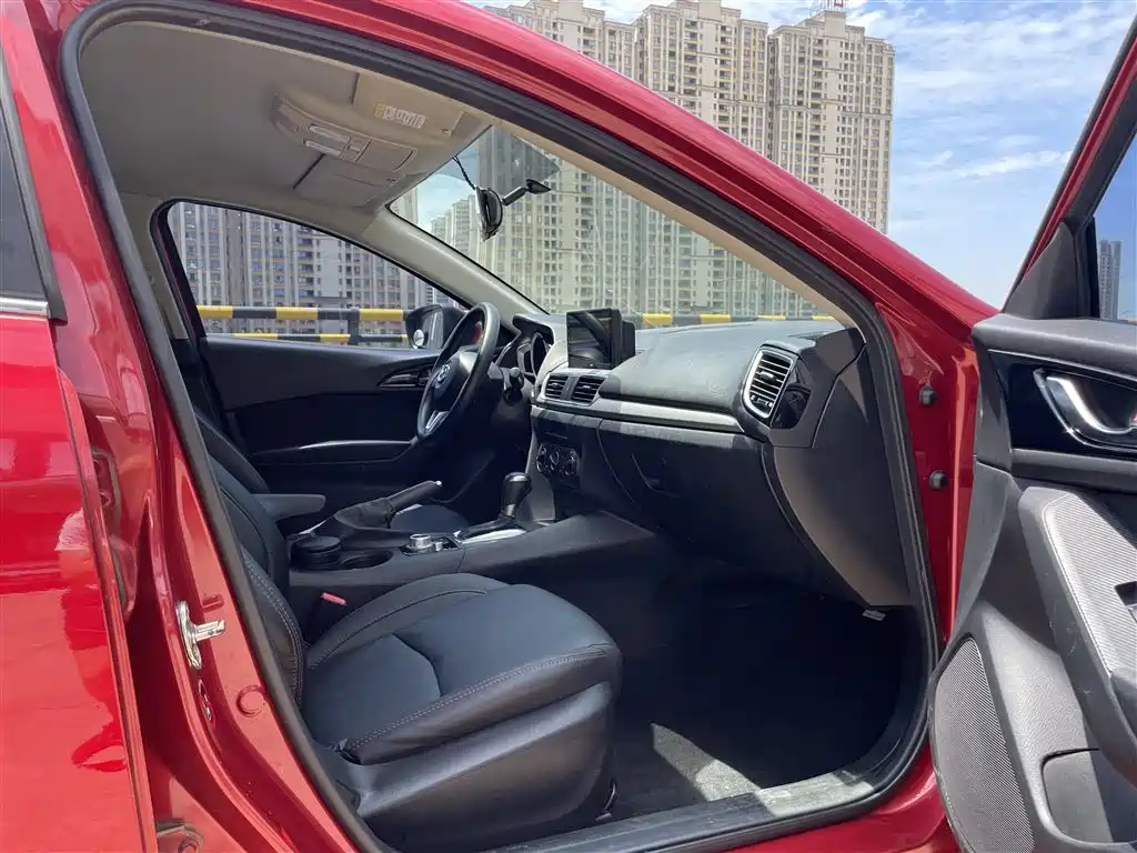 Mazda 3 Axela 2015 — фото 10