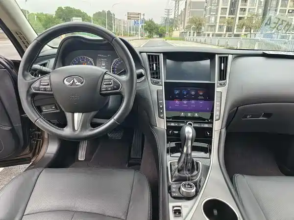 Infiniti Q50 2014