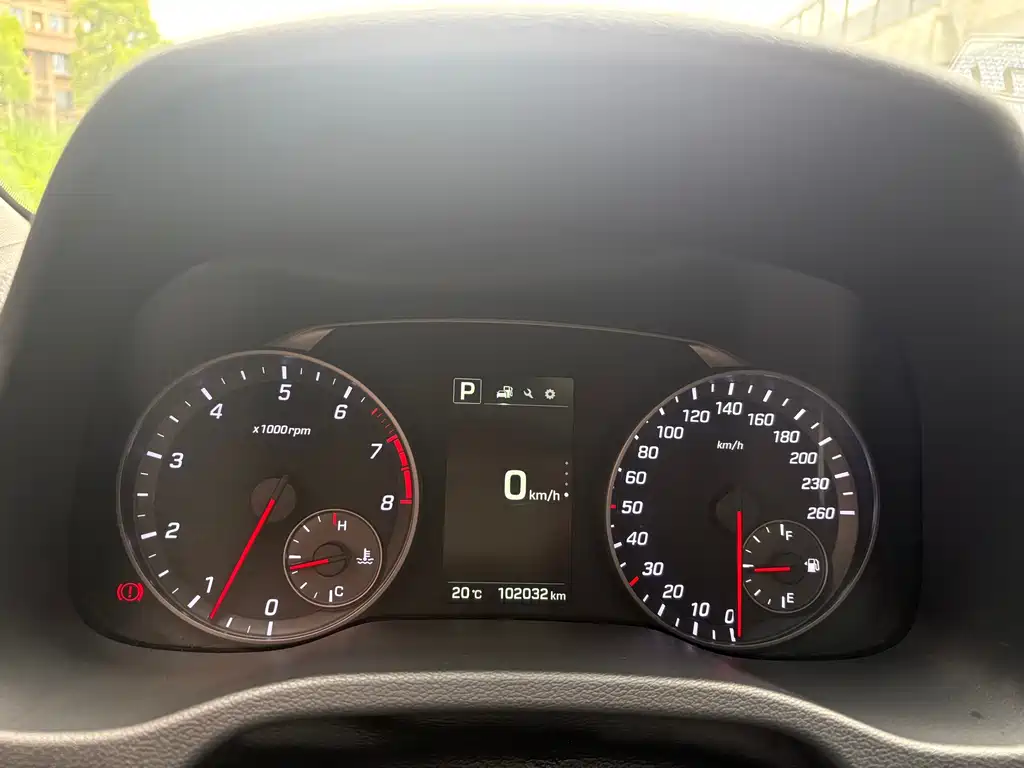 Hyundai Elantra 2018 — фото 10
