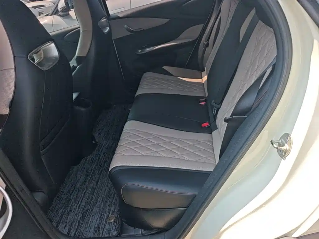 BYD Dolphin 2023 — фото 17