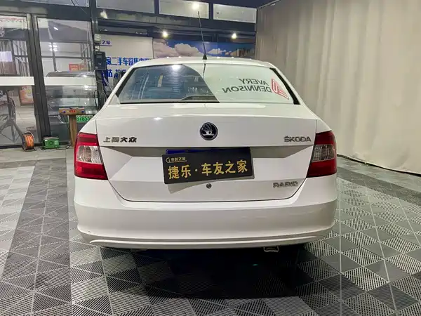 Skoda Rapid 2015