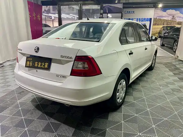 Skoda Rapid 2015