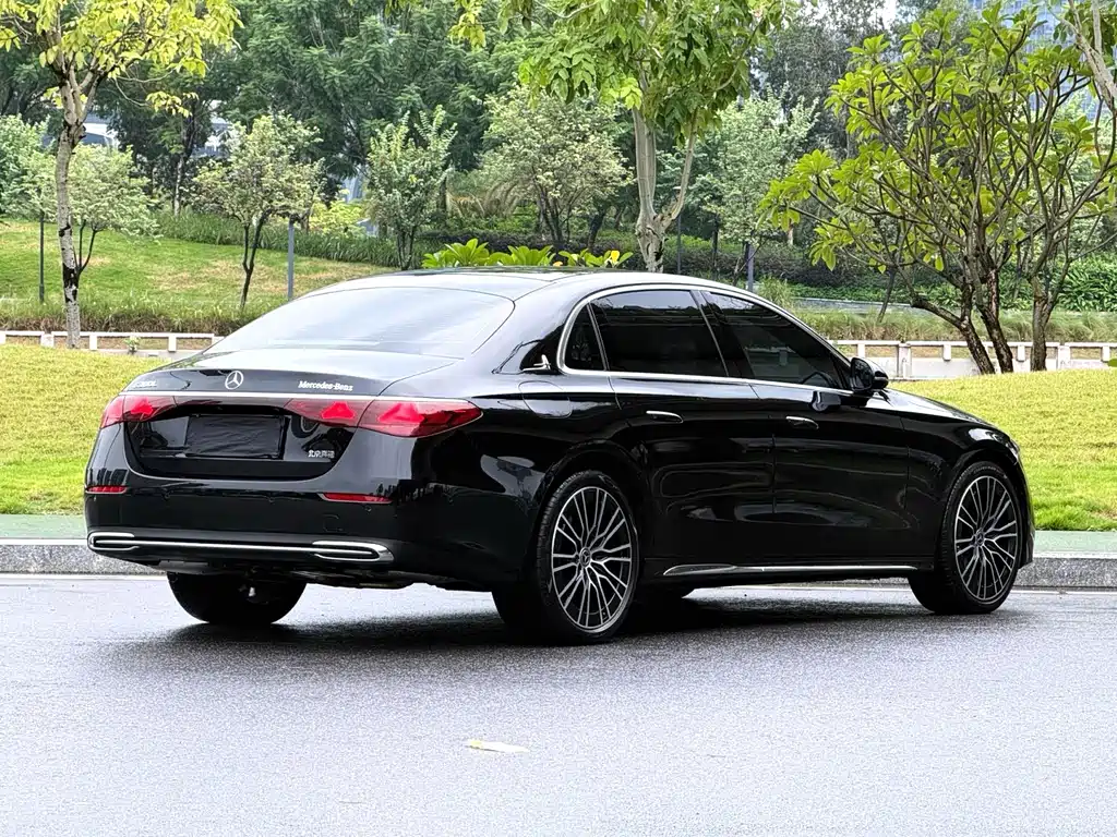 Mercedes-Benz E-Class 2025 — фото 6