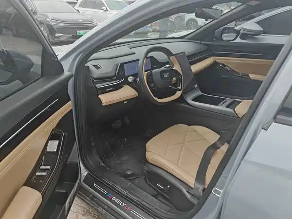 Geely Galaxy L6 2024