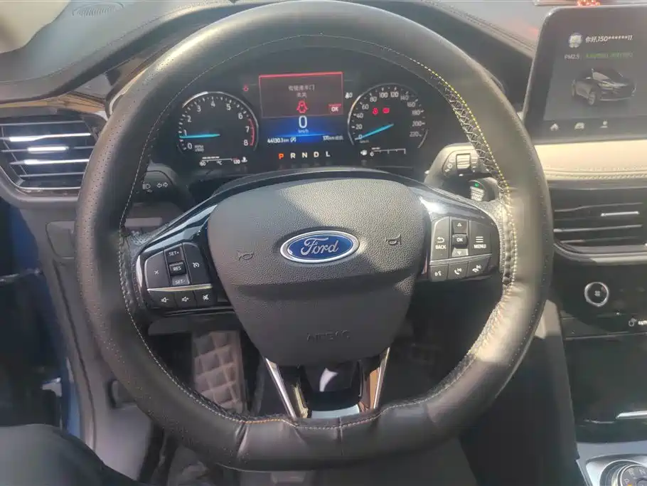 Ford Escape 2022 — фото 15