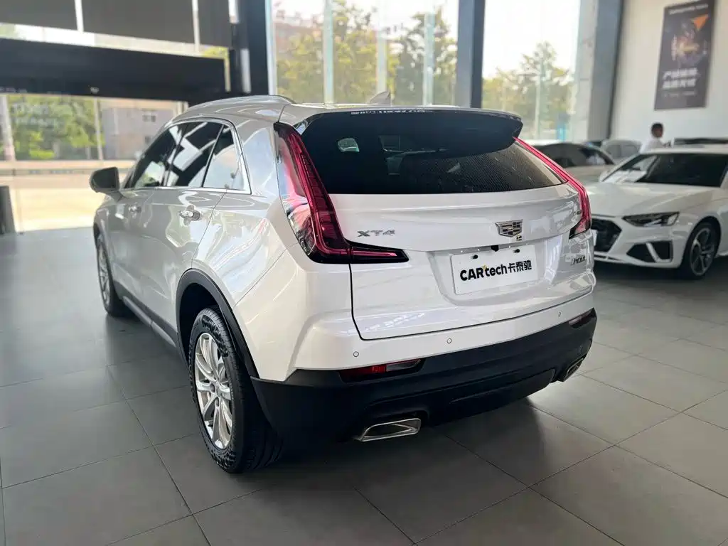 Cadillac XT4 2020 — фото 6