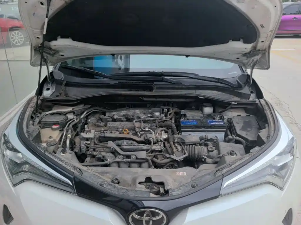 Toyota C-HR 2018 — фото 20