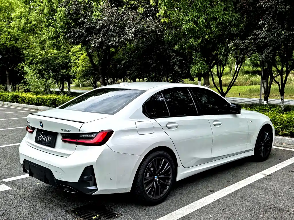 BMW 3 Series 2024 — фото 15