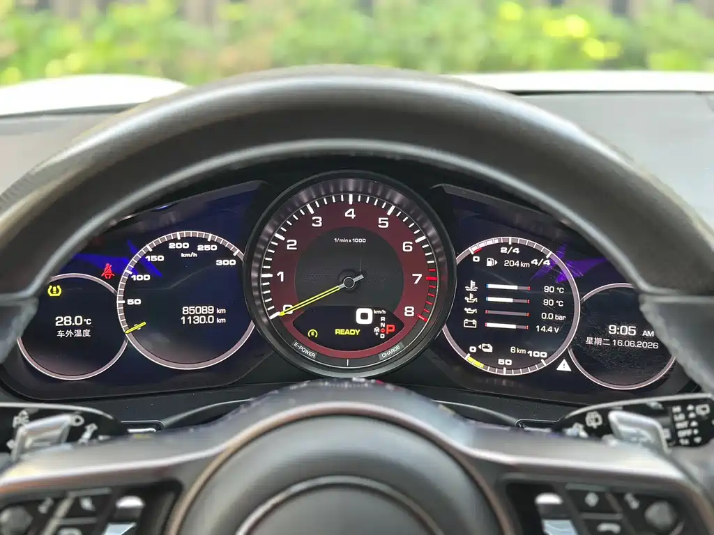 Porsche Panamera Hybrid 2019 — фото 19