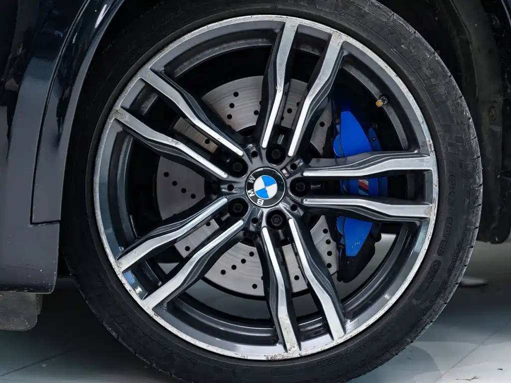 BMW X5 M 2017 — фото 23