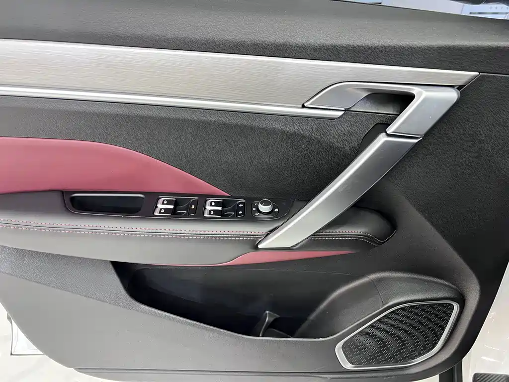 Geely Binyue 2023 — фото 17