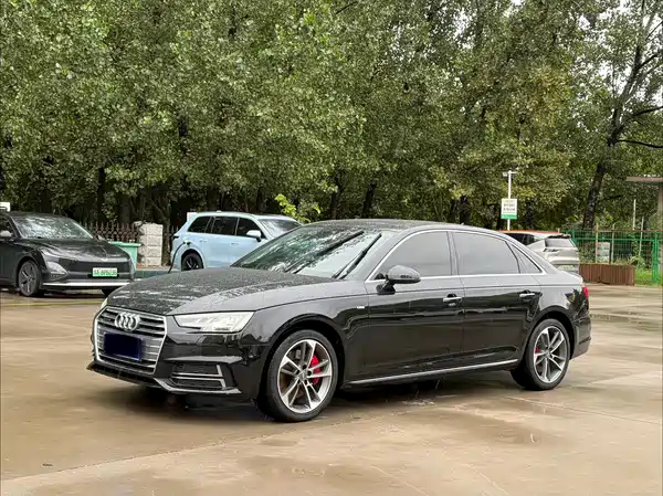 Audi A4L 2018
