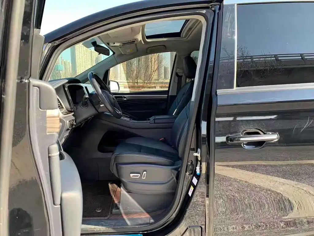 GAC Motor Trumpchi M8 2022 — фото 4