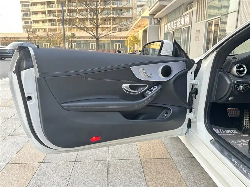 Mercedes-Benz C-Class 2019 — фото 23