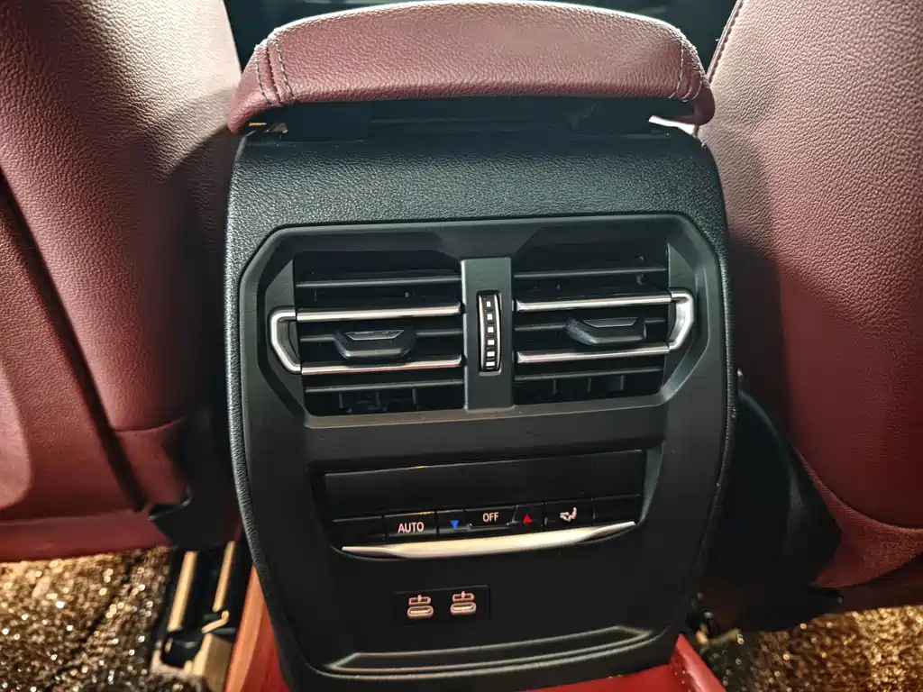 BMW i3 2024 — фото 9