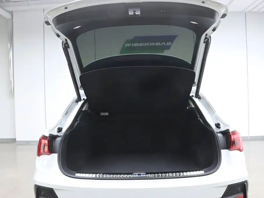 Audi Q3 Sportback 2022 — фото 29