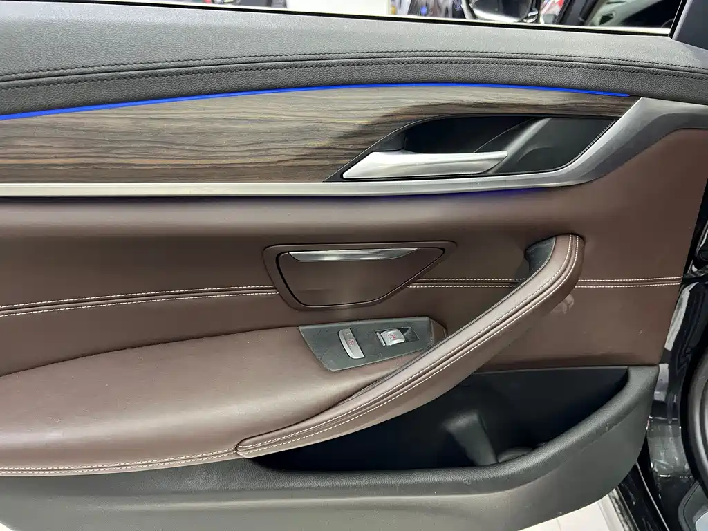 BMW 5 Series New Energy 2019 — фото 28