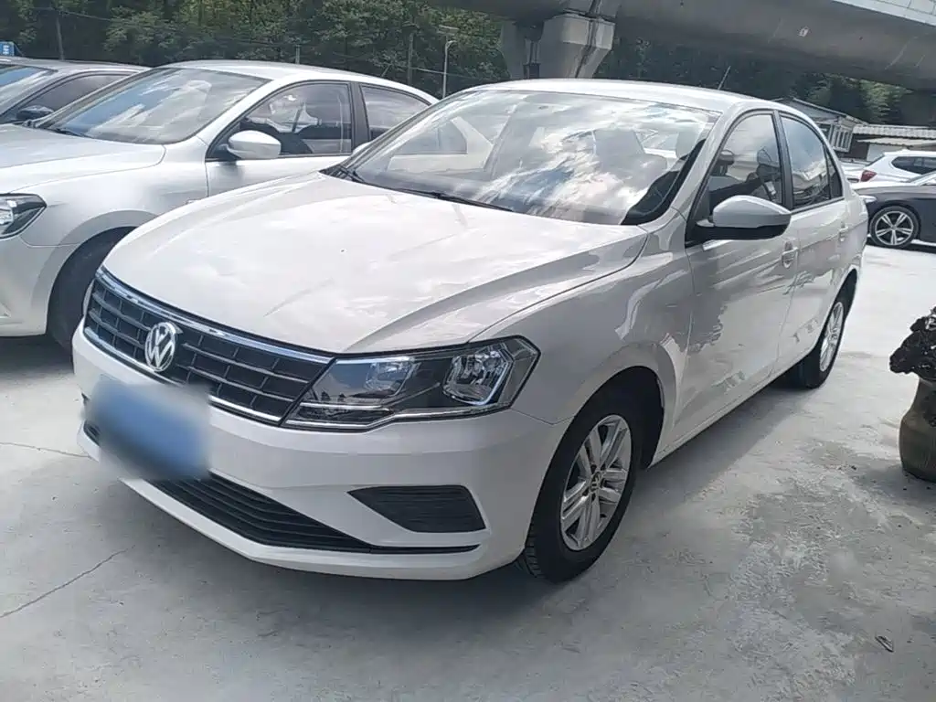 Volkswagen Jetta 2018 — фото 1