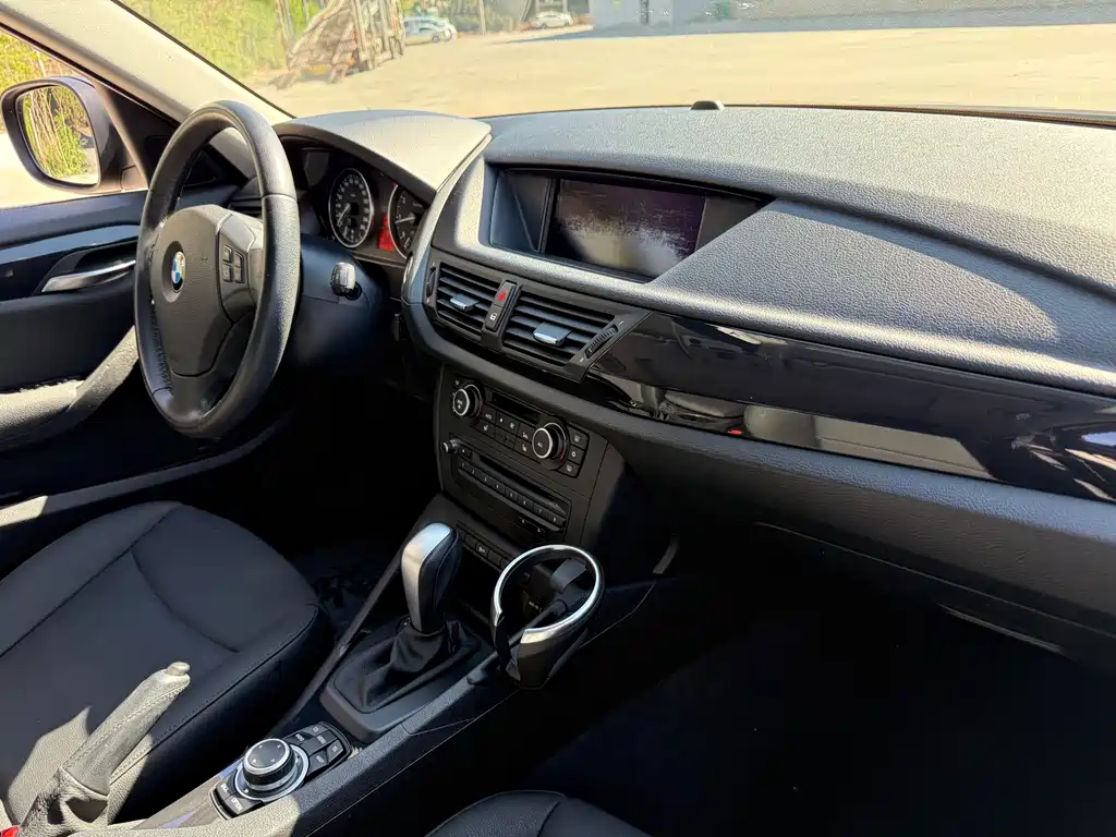 BMW X1 2012 — фото 15