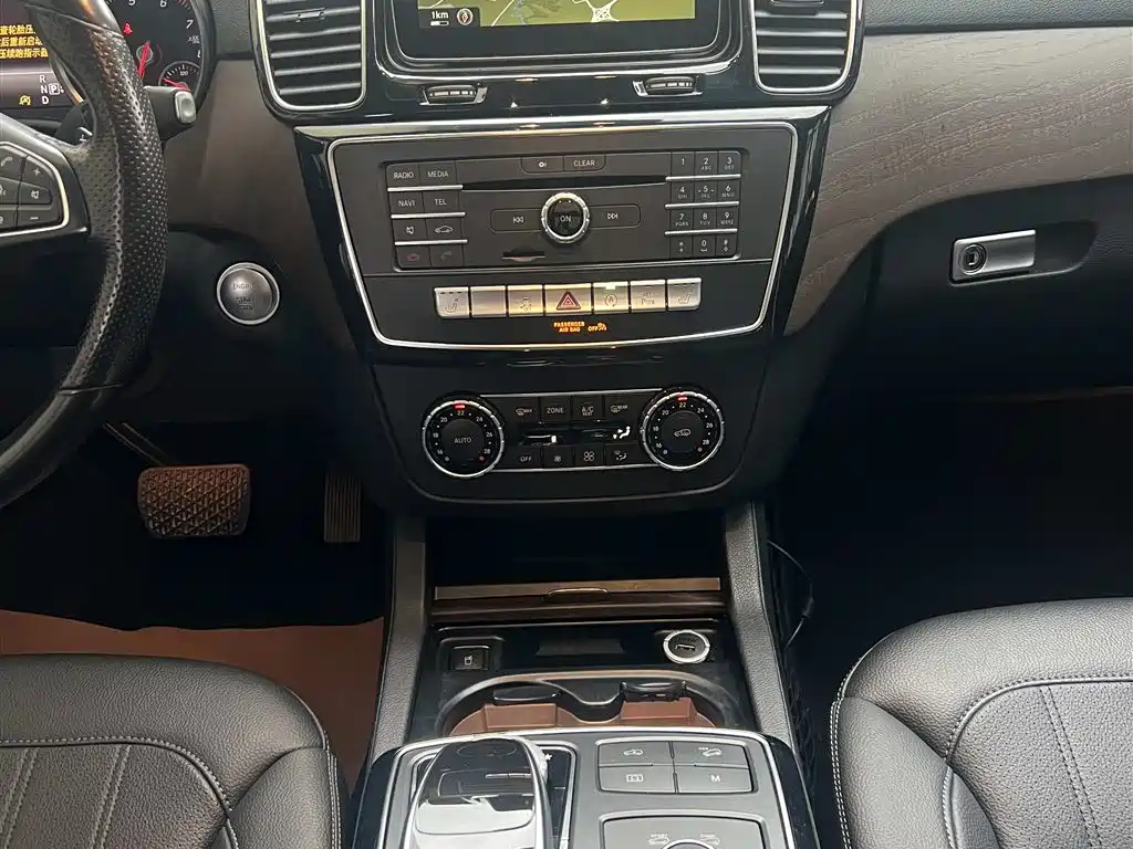 Mercedes-Benz GLE 2016 — фото 12