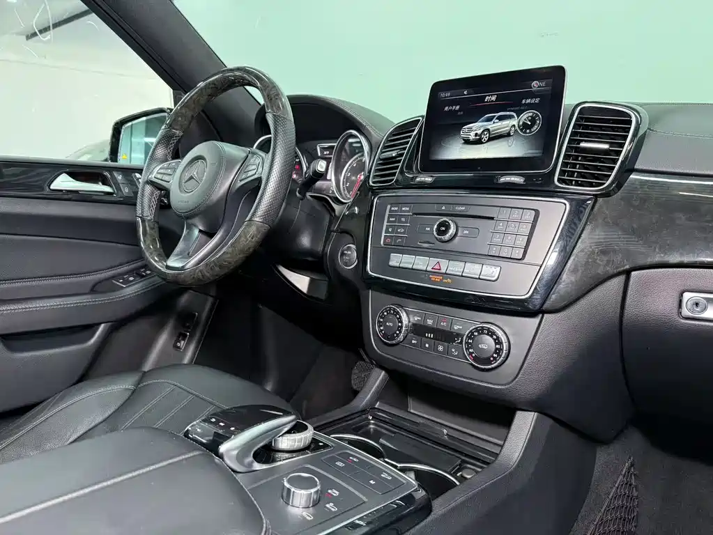 Mercedes-Benz GLS 2017 — фото 12