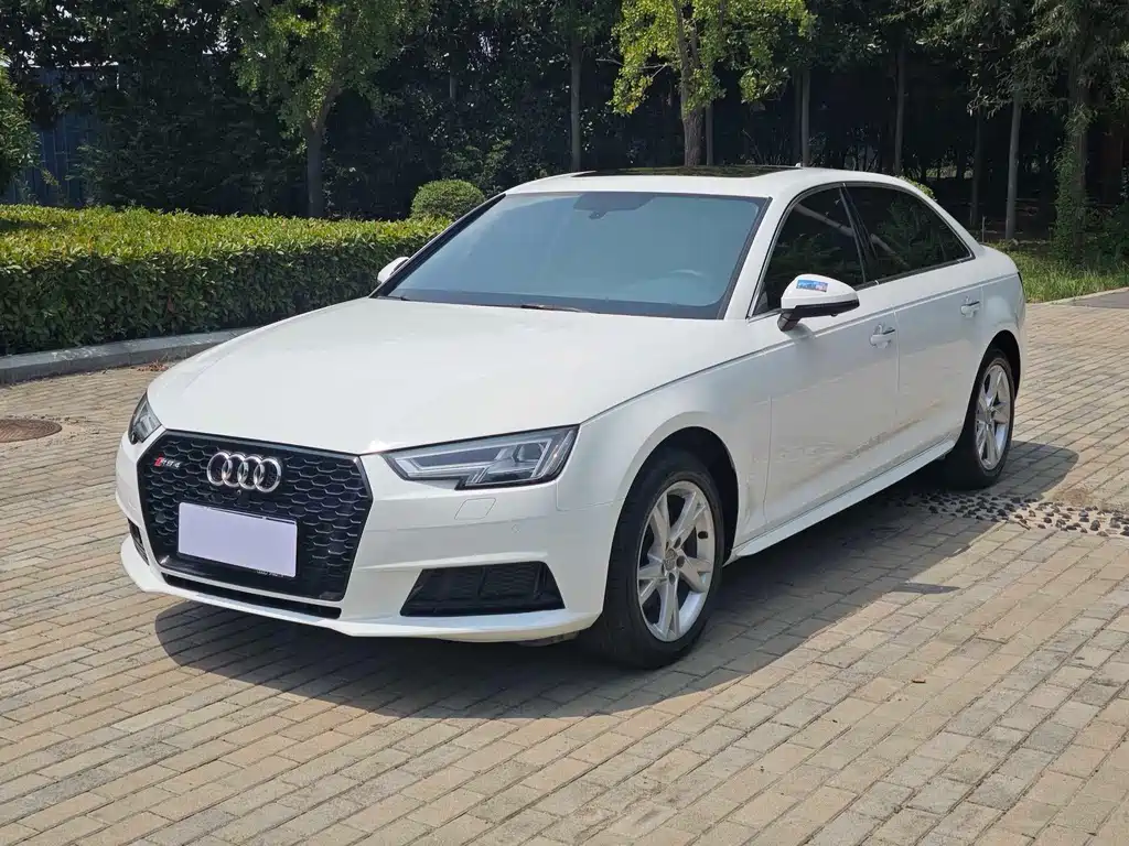 Audi A4L 2018