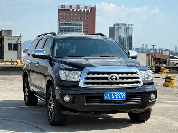 Toyota Sequoia 2015
