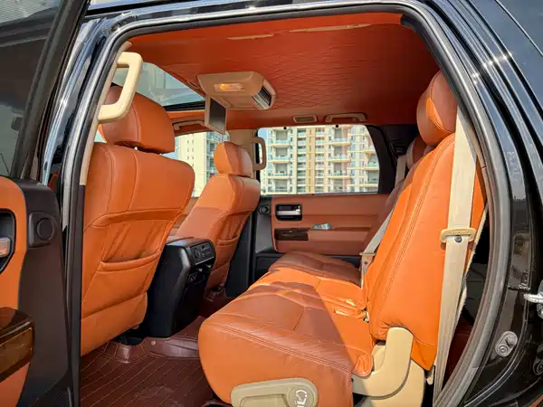Toyota Sequoia 2015