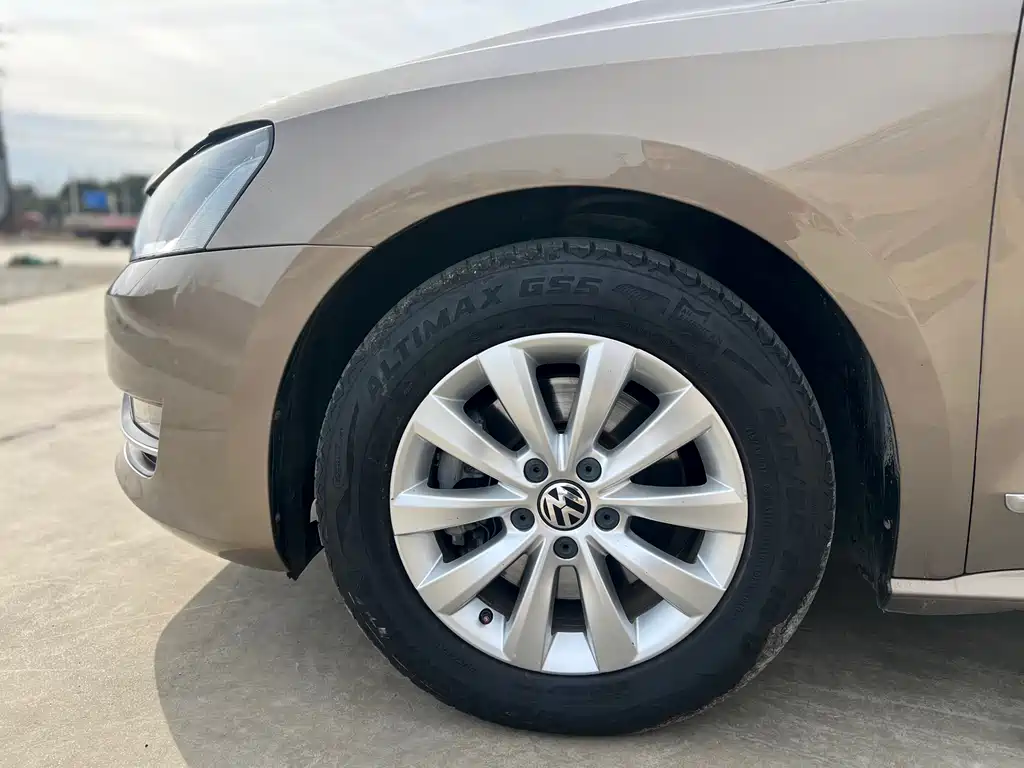 Volkswagen Passat 2015 — фото 12