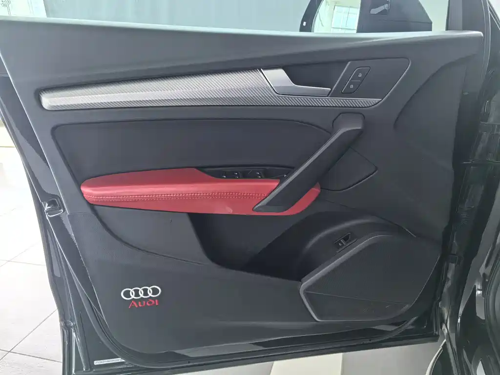 Audi Q5L 2021 — фото 14