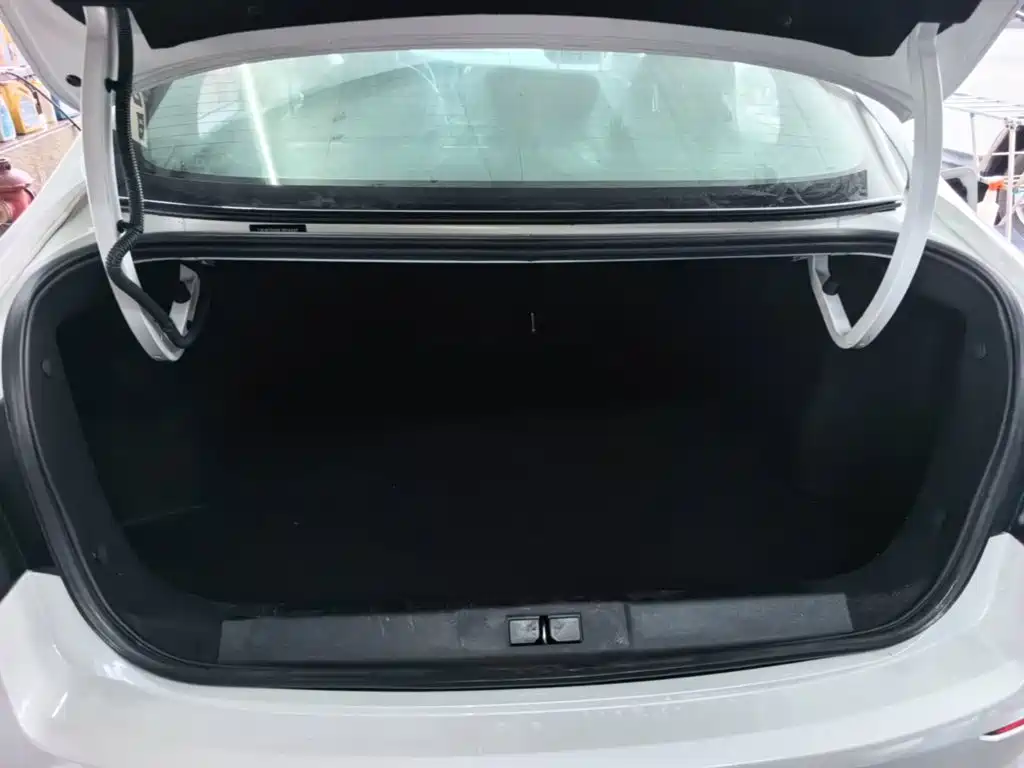 Peugeot 408 2020 — фото 19