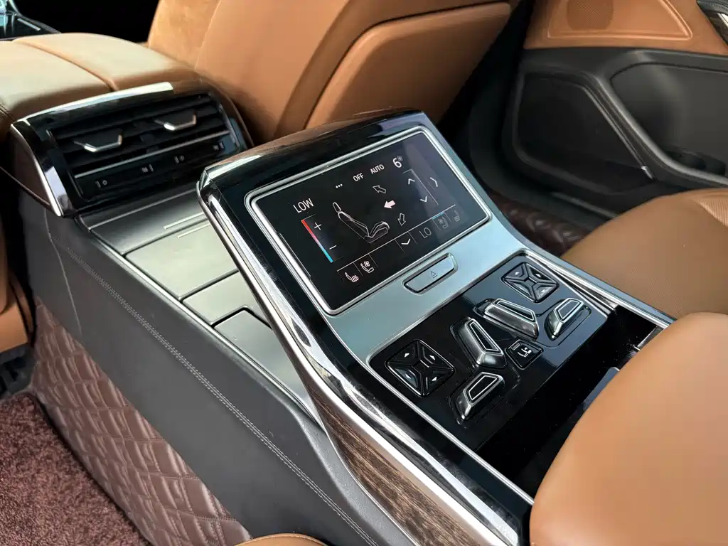 Audi A8 2020 — фото 12
