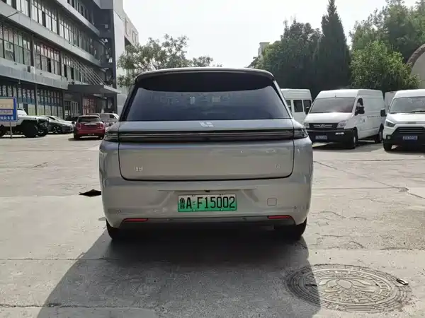 Li Auto L8 2023