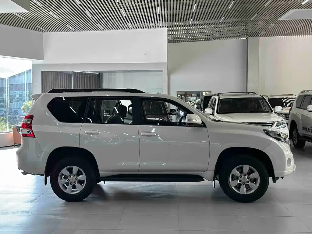 Toyota Prado 2016 — фото 4