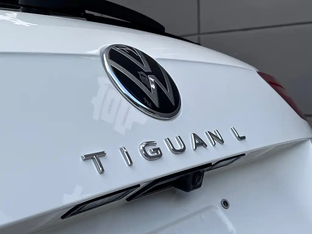 Volkswagen Tiguan L 2021 — фото 18