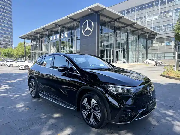 Mercedes-Benz EQE SUV 2025