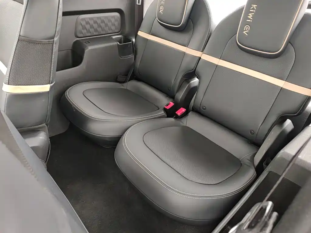 Baojun KiWi EV 2022 — фото 17