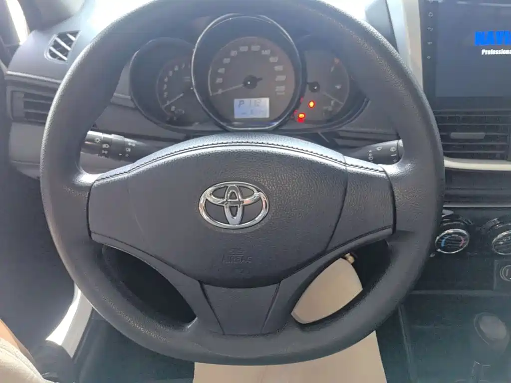 Toyota Yaris L 2019 — фото 11