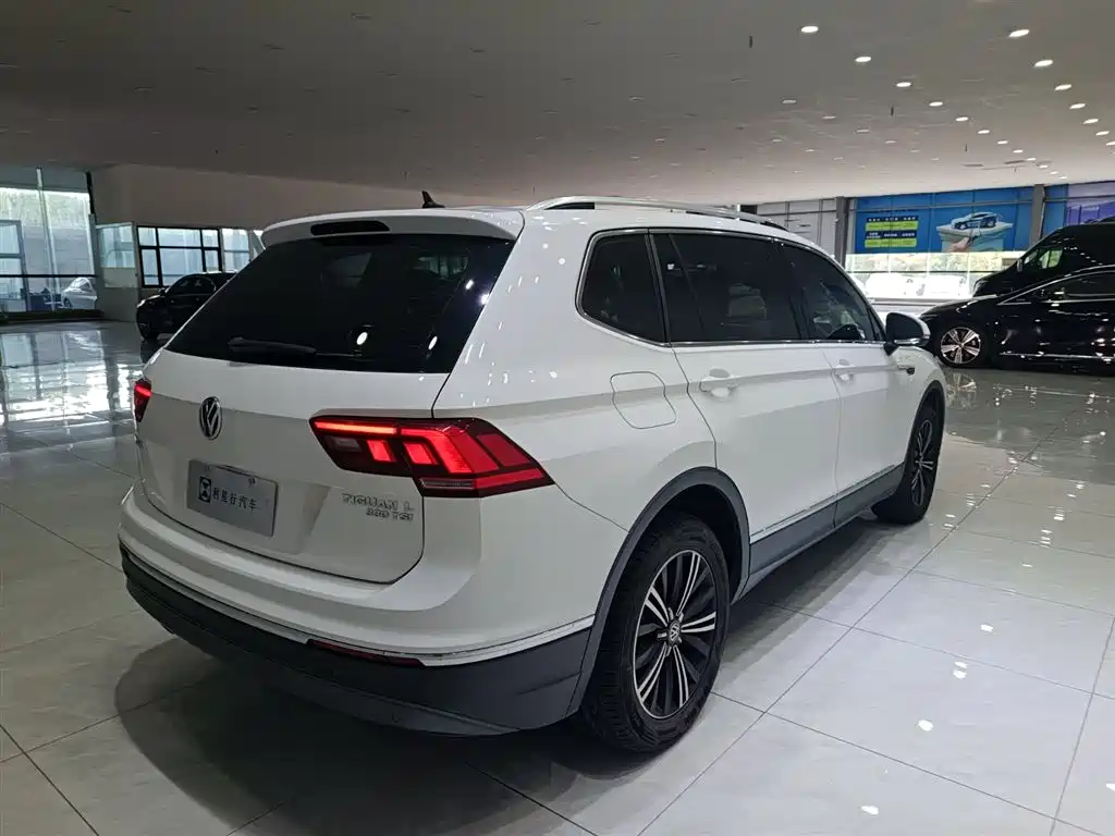 Volkswagen Tiguan L 2019 — фото 2