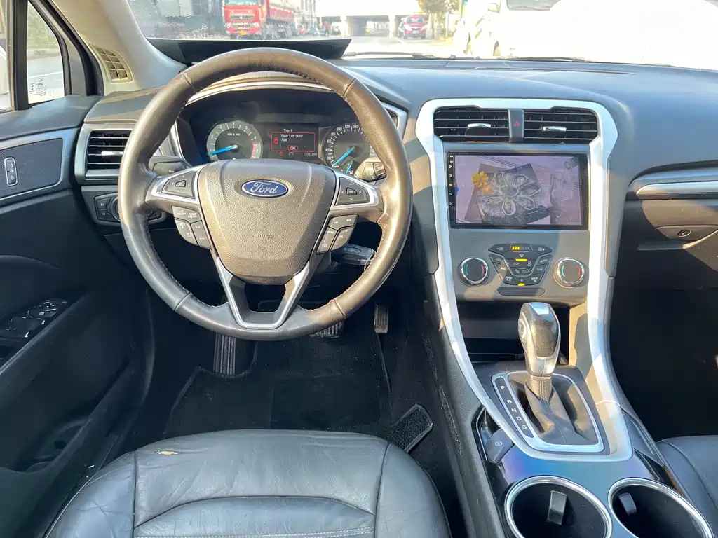 Ford Mondeo 2014 — фото 12