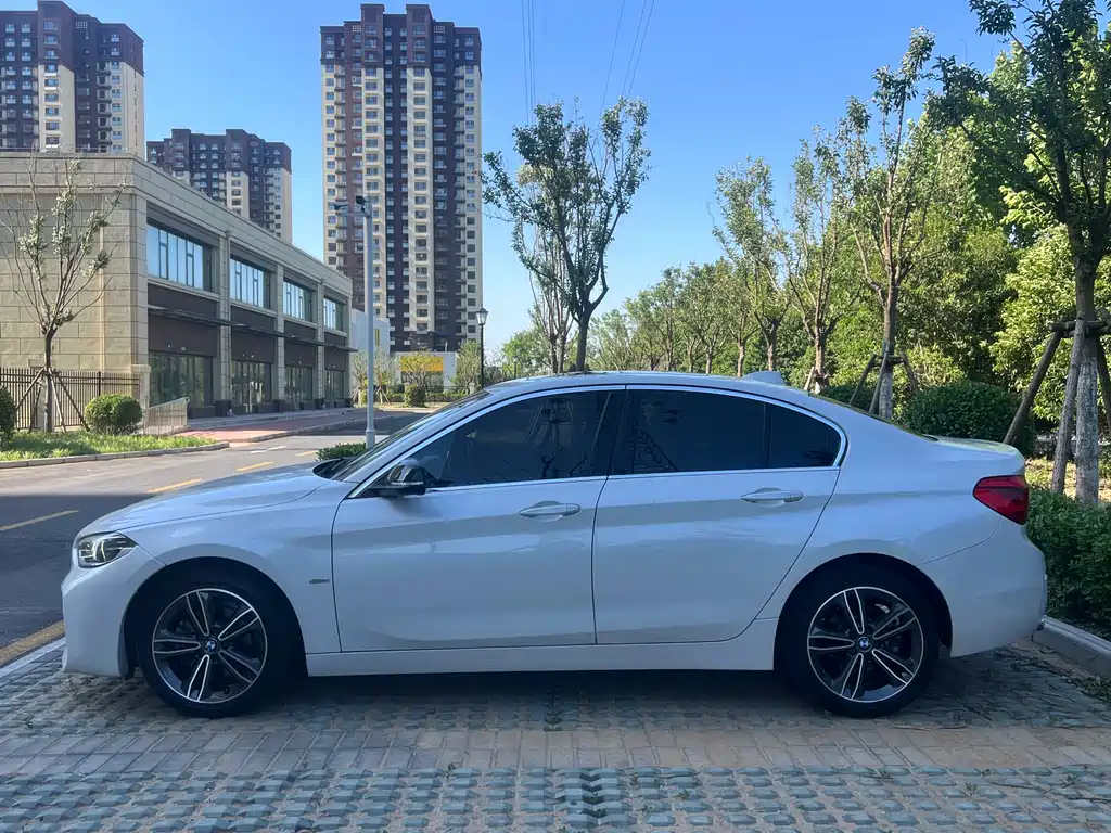 BMW 1 Series 2018 — фото 5